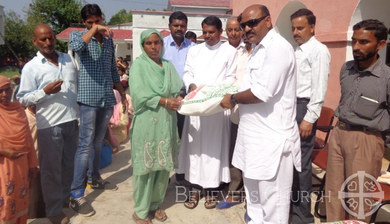 Diocese of Chandigarh Gives Relief Supplies to Jammu and Kashmir Flood