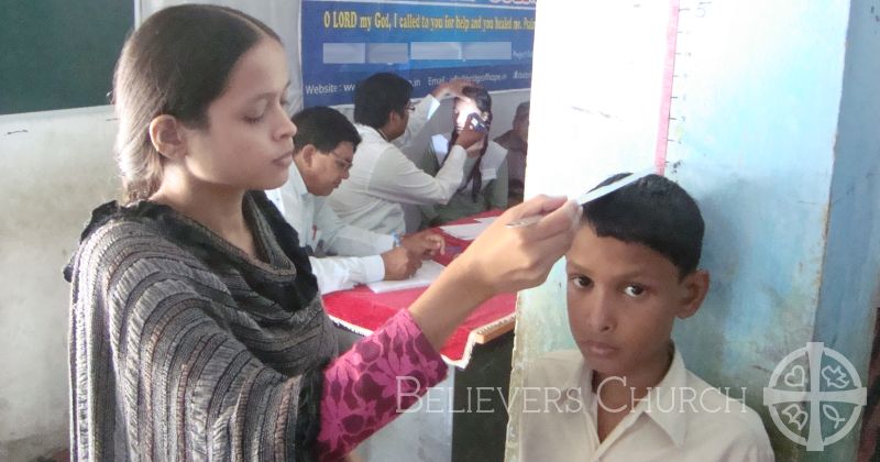 7300 People Receive Free Medical Checkups in Gorakhpur