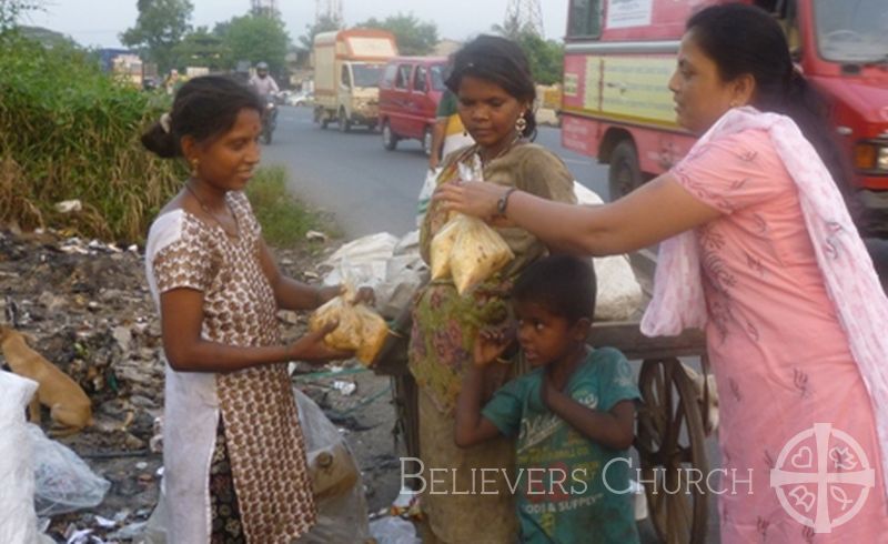 Diocese of Mumbai Distributes 310 Food Packets to Orphans on World Food Day