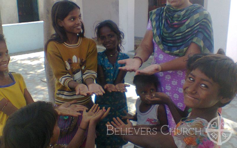Slum Children Learn How to Wash Hands on Global Handwashing Day in Diocese of Udaipur