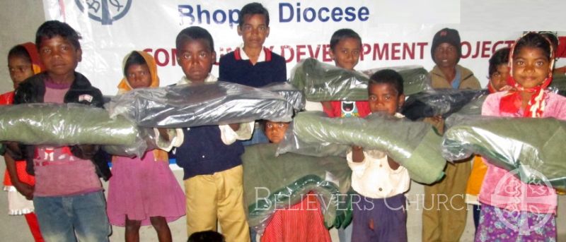 200 Children Receive Warm Clothes in Diocese of Bhopal