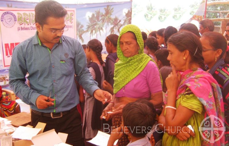 Over 1,800 People Receive Free Medical Care in Diocese of Gujarat