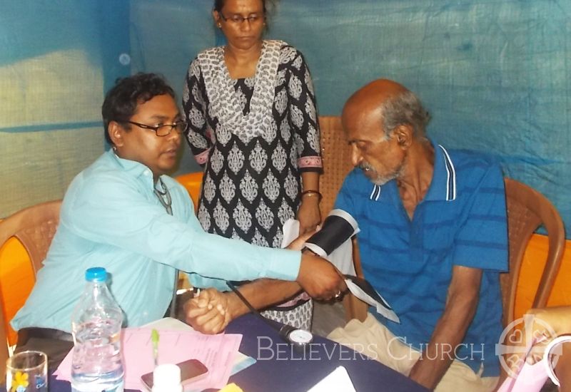 Over 4,000 People Receive Free Medical Care in Diocese of Kolkata