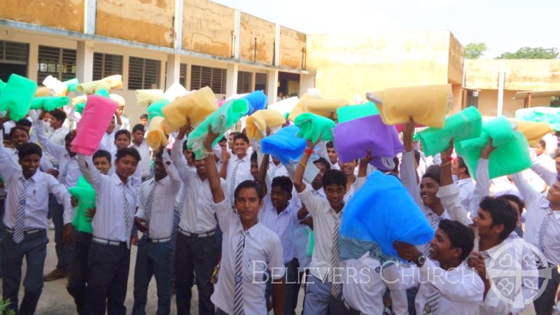 1,000 Poor Students Receive Mosquito Nets in Diocese of Surguja